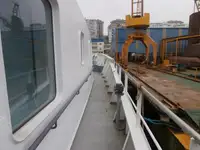 Konttilaiva myynnissä