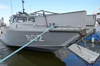 Sotilaalliset alukset myynnissä