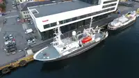 Konttilaiva myynnissä