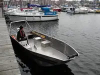 Proomu myynnissä