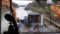 Konttilaiva myynnissä