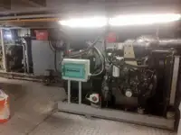 Konttilaiva myynnissä
