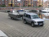 Konttilaiva myynnissä
