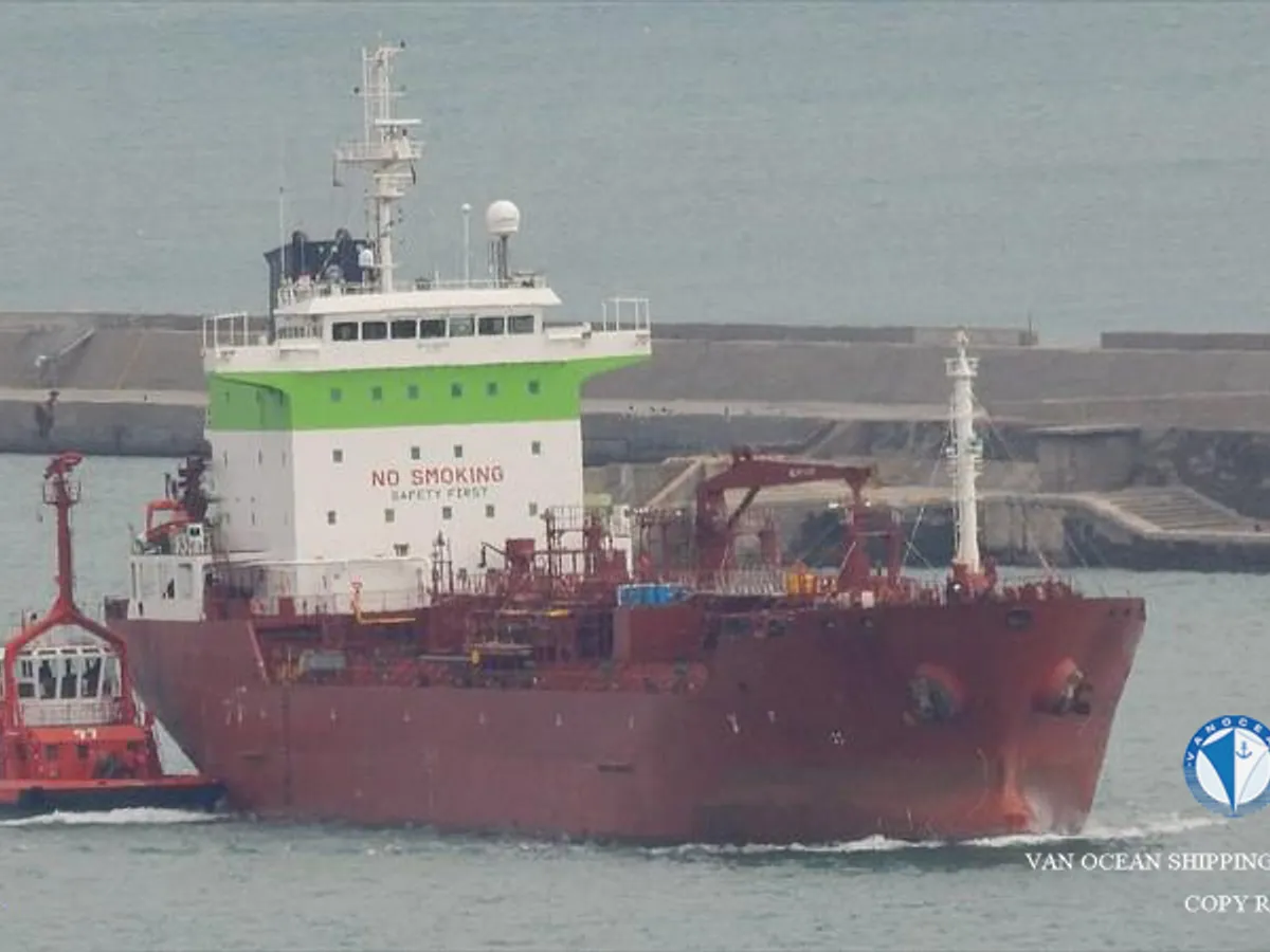 Öljy-/kemikaalitankkeri myynnissä