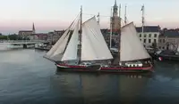 Floating hotel Myytävänä