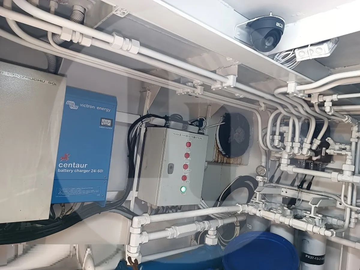 Elävän kalan kuljetusalus myynnissä