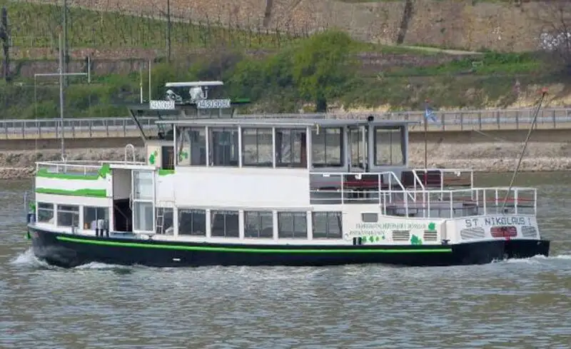 Risteilyalus myynnissä