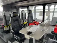 Konttilaiva myynnissä