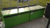 Konttilaiva myynnissä