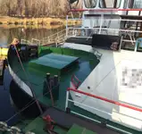 Konttilaiva myynnissä