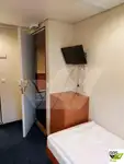 Asuntolaiva myynnissä