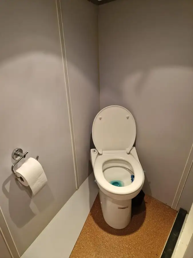 Vetolaiva myynnissä