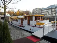 Risteilyalus myynnissä