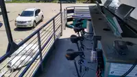 Konttilaiva myynnissä