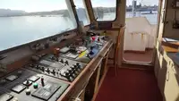 Konttilaiva myynnissä