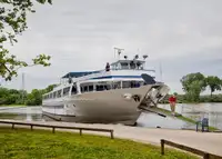 Risteilyalus myynnissä