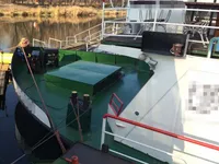Konttilaiva myynnissä