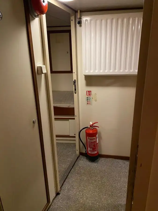 Vetolaiva myynnissä