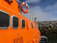 Pelastusvene myynnissä