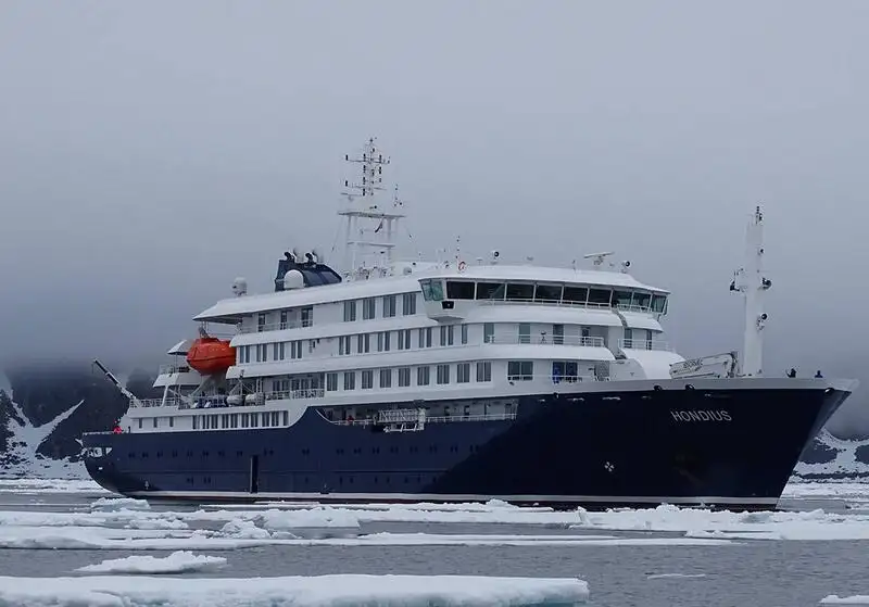 Risteilyalus myynnissä
