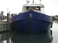 Öljy-/kemikaalitankkeri myynnissä