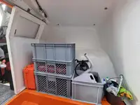 Konttilaiva myynnissä