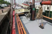 Kelluva hotelli myynnissä