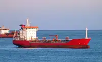 Oil/Chemical tanker Myytävänä