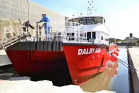 Tuulipuistoaluksen huoltoalus myynnissä