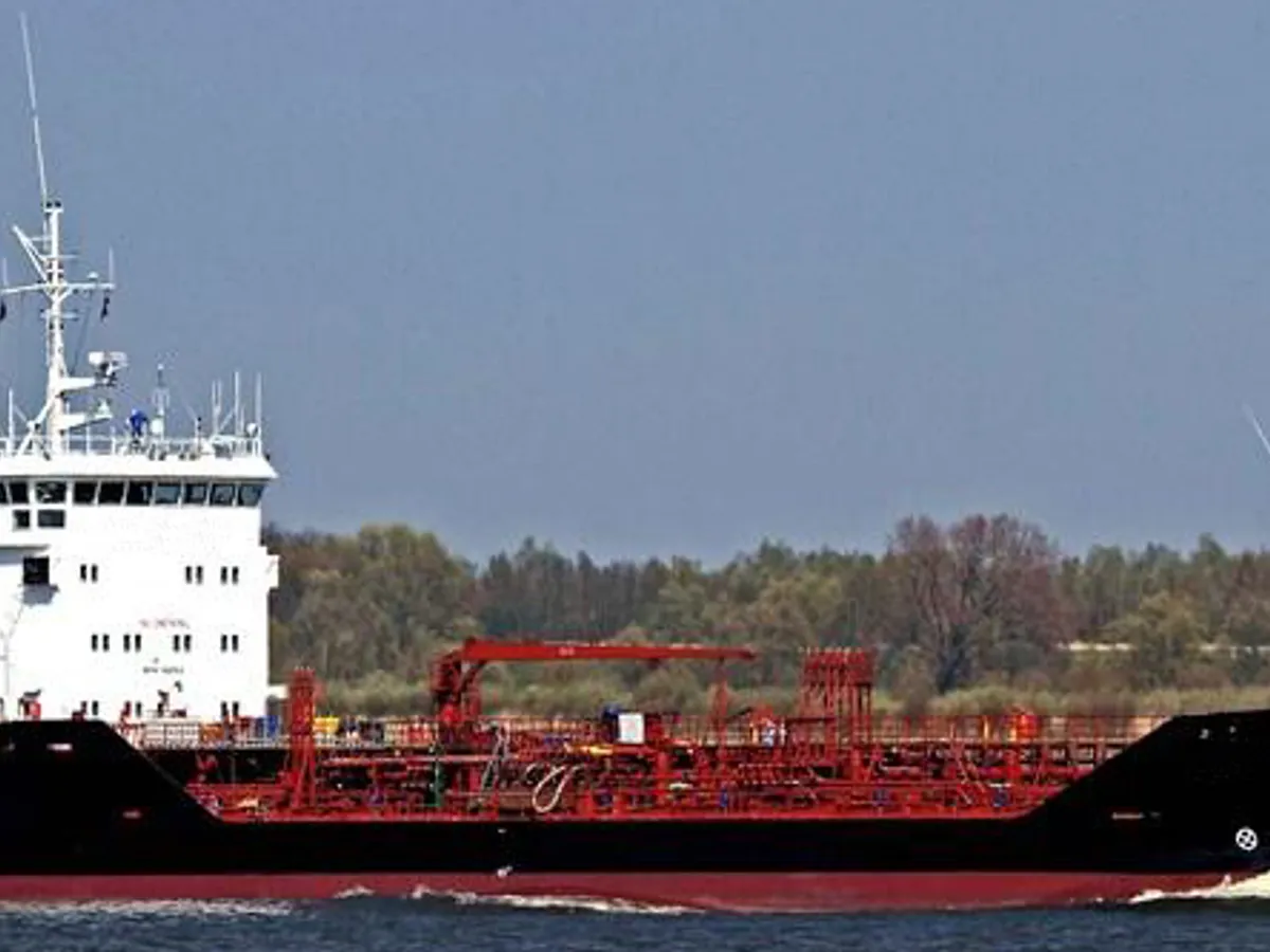Öljy-/kemikaalitankkeri myynnissä