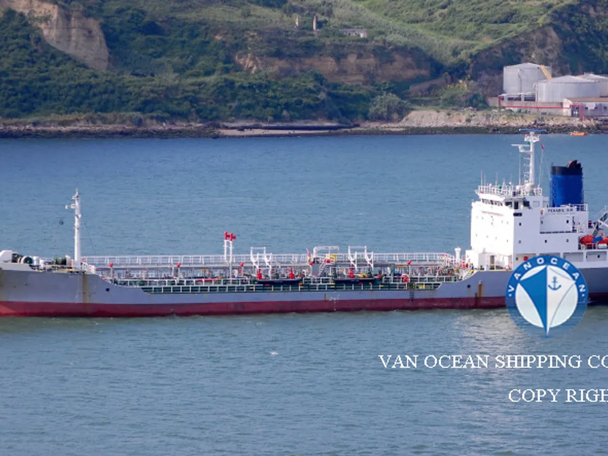 Öljy-/kemikaalitankkeri myynnissä