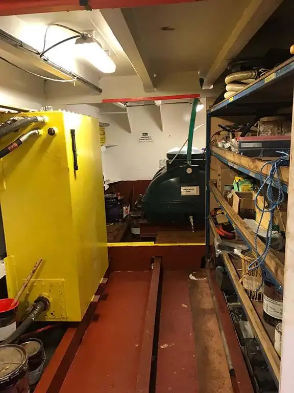 Ruoppaaja myynnissä