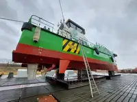 Tuulipuistoaluksen huoltoalus myynnissä