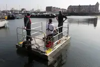 Konttilaiva myynnissä