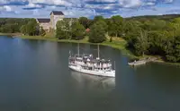 Risteilyalus myynnissä