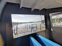 Konttilaiva myynnissä