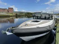 Partiovene Myytävänä