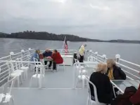 Lautta-alus myynnissä