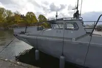 Sotilaalliset alukset myynnissä