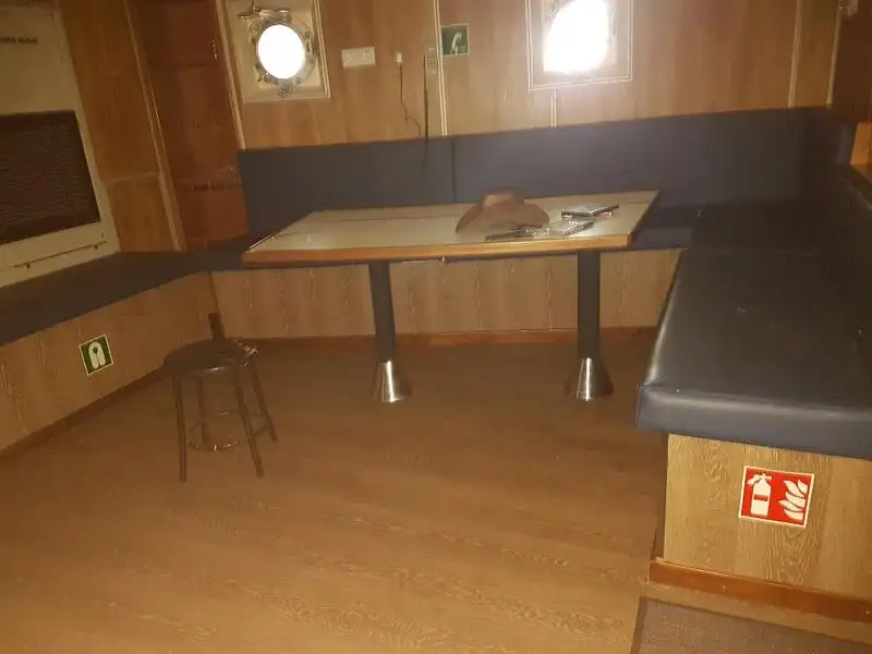 Vetolaiva myynnissä