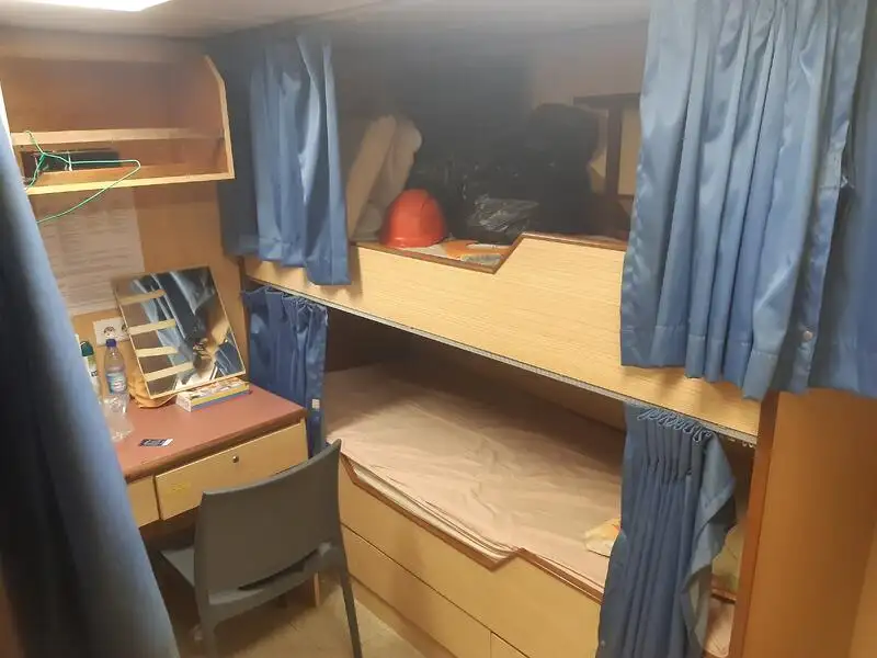 Vetolaiva myynnissä