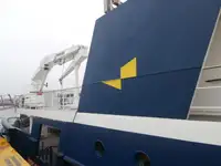Konttilaiva myynnissä