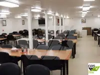 Konttilaiva myynnissä