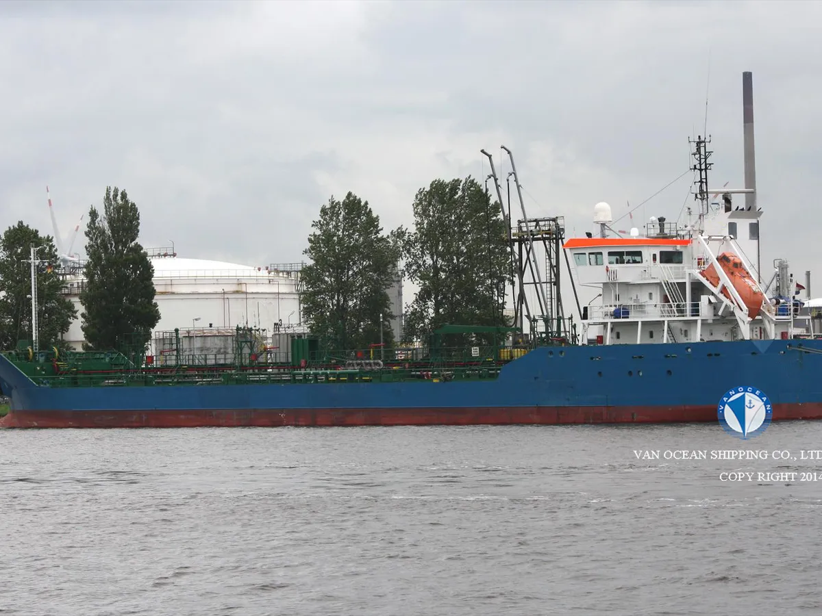 Öljy-/kemikaalitankkeri myynnissä