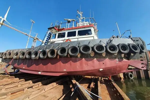 Vetolaiva myynnissä