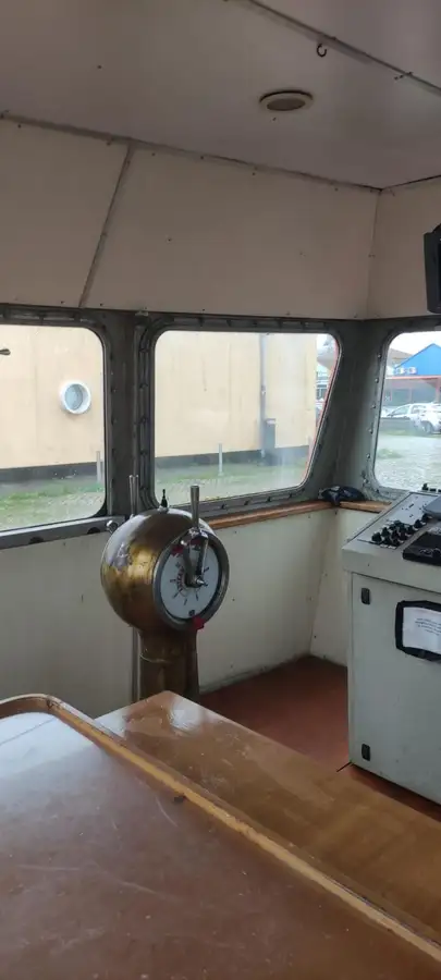 Vetolaiva myynnissä