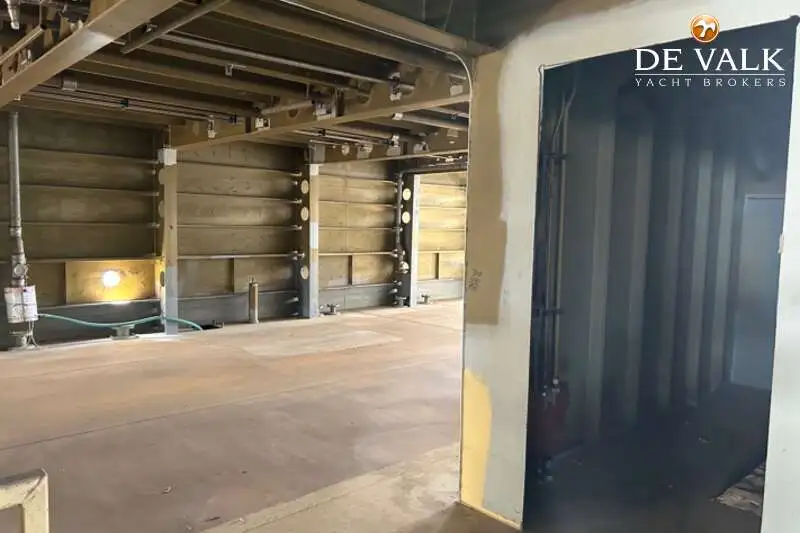 Lautta-alus myynnissä