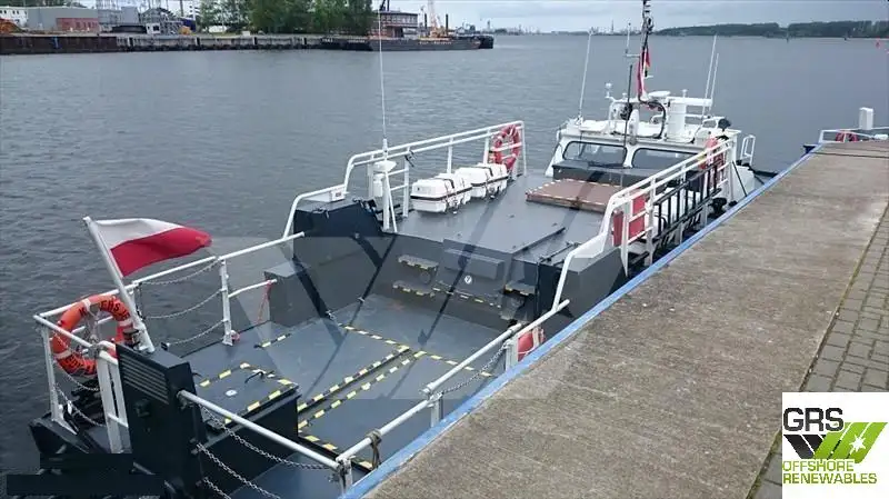 Tuulipuistoaluksen huoltoalus myynnissä