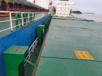 Konttilaiva myynnissä