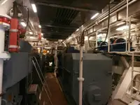 Konttilaiva myynnissä